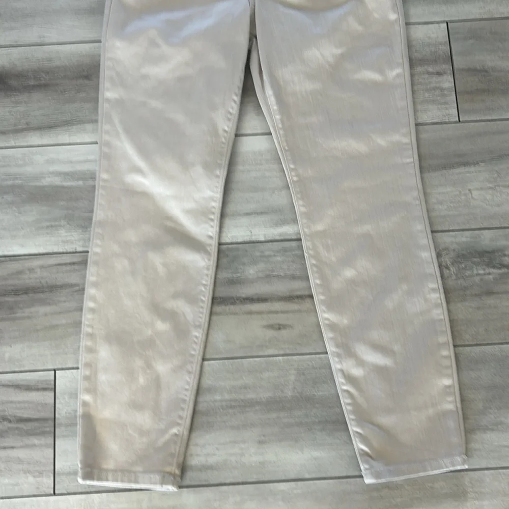 NYDJ cream colored ankle jeans size 0P petite zero